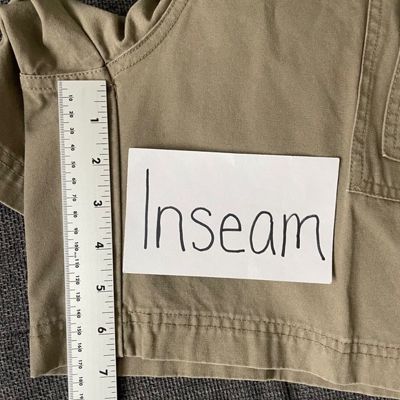 NEW Cabelas 7 Pocket Cargo Hiker Shorts Canvas Khaki Size 36 NWT Hiking Utility - Picture 7 of 9